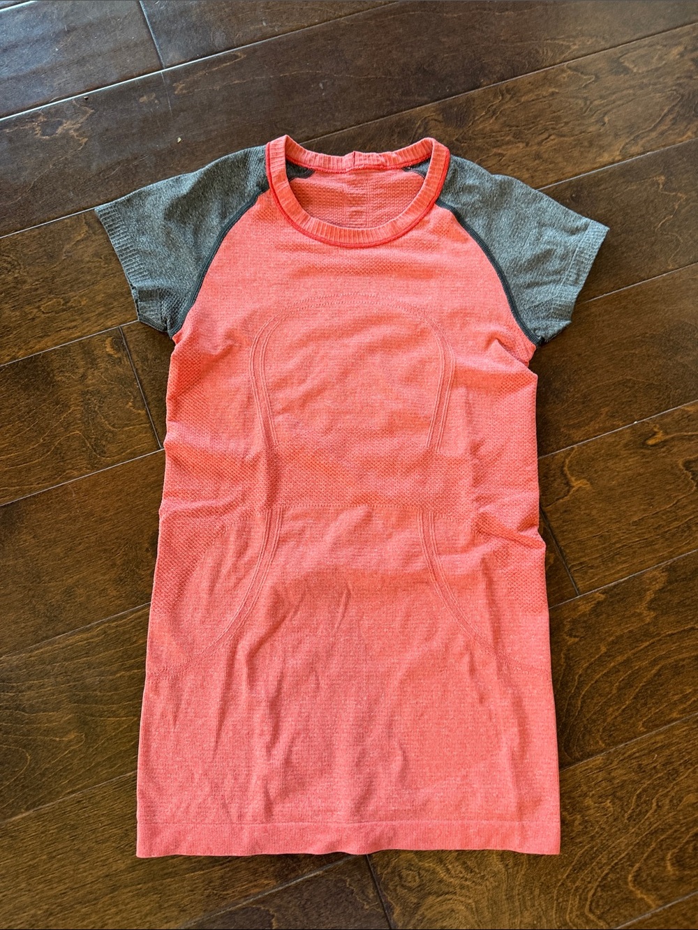 Lululemon size 4 Coral Pink run swiftly shirt top with Heather Gray Sleeves
